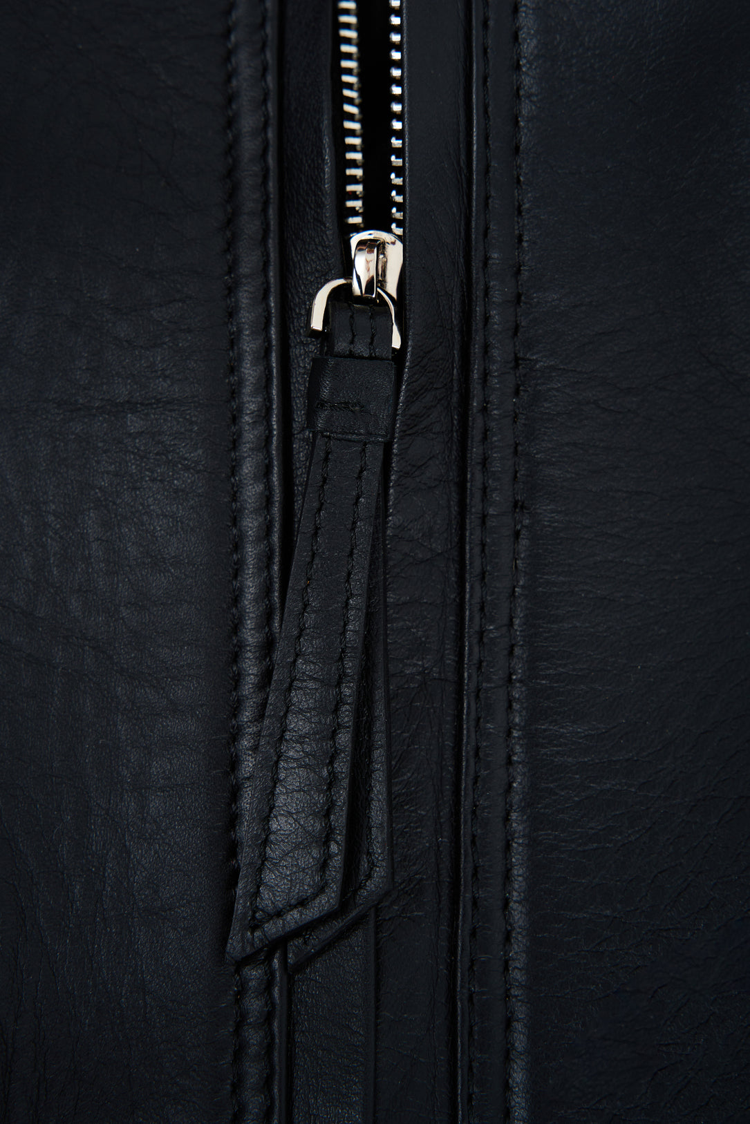 VALENSOLE NIGHTMARE LARGE IN GRAINED LEATHER