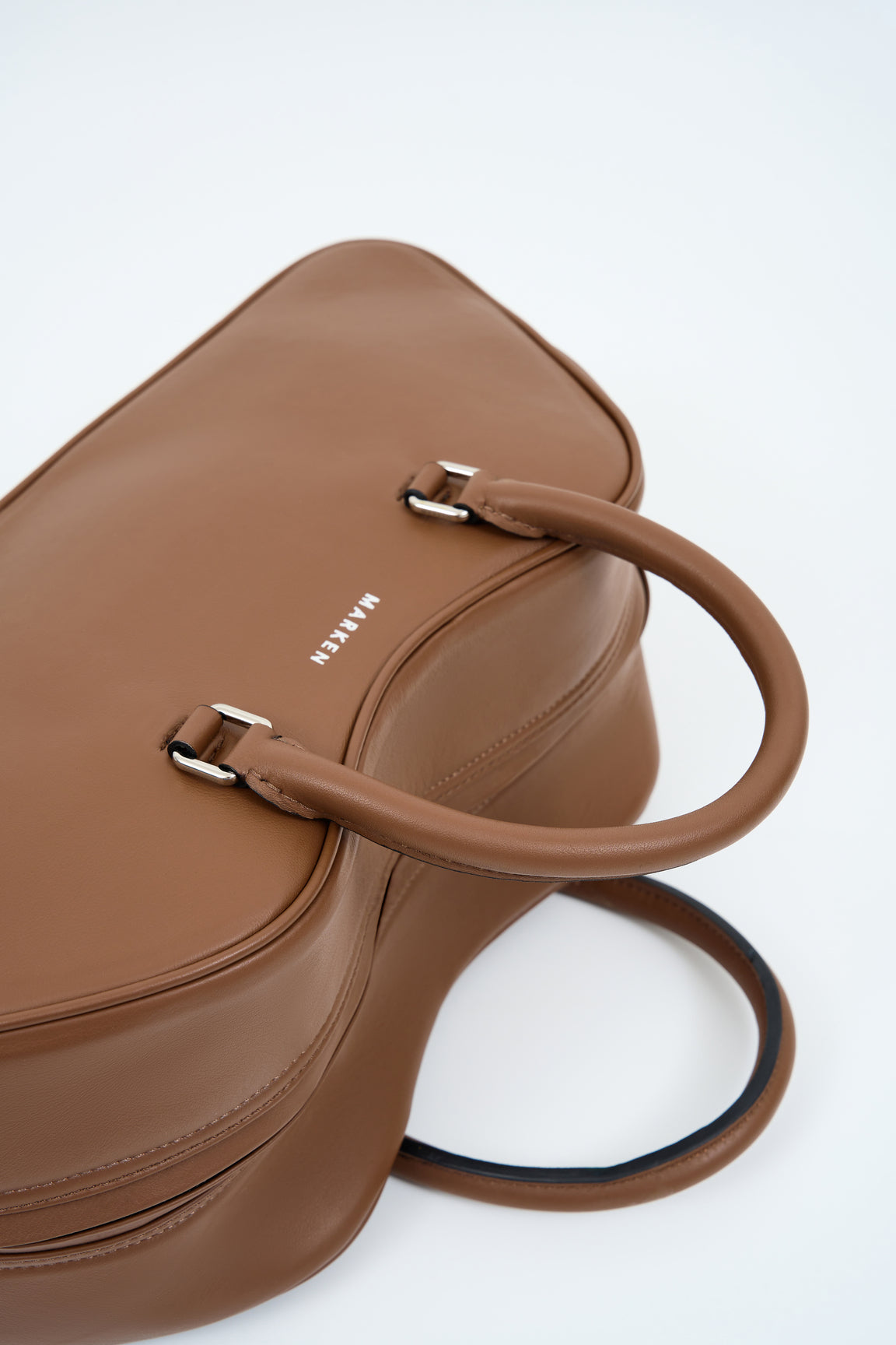 VALENSOLE CARAMEL LARGE IN GRAINED LEATHER