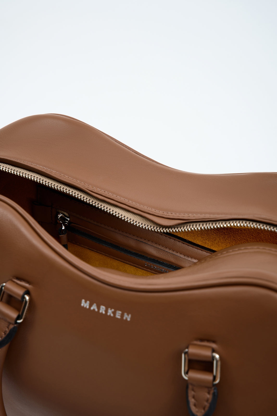VALENSOLE CARAMEL LARGE IN GRAINED LEATHER