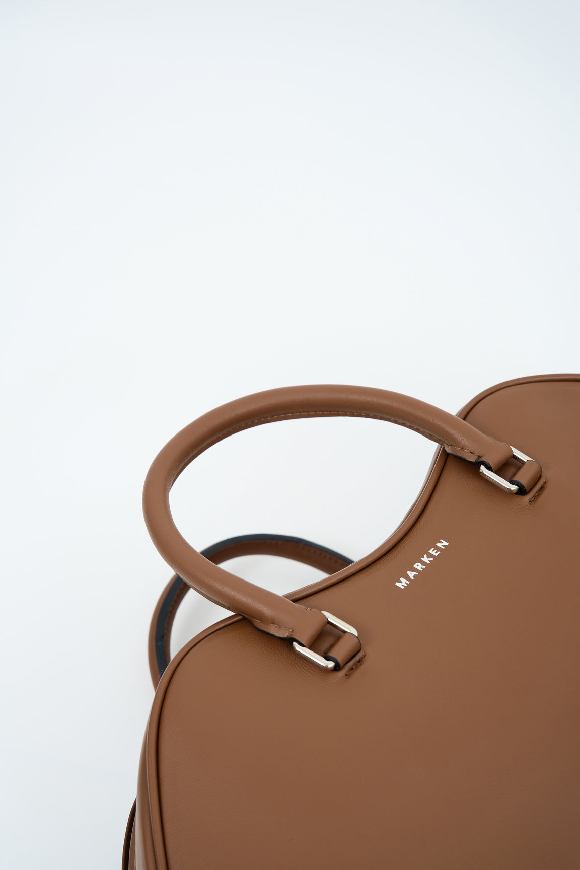 VALENSOLE CARAMEL LARGE IN GRAINED LEATHER