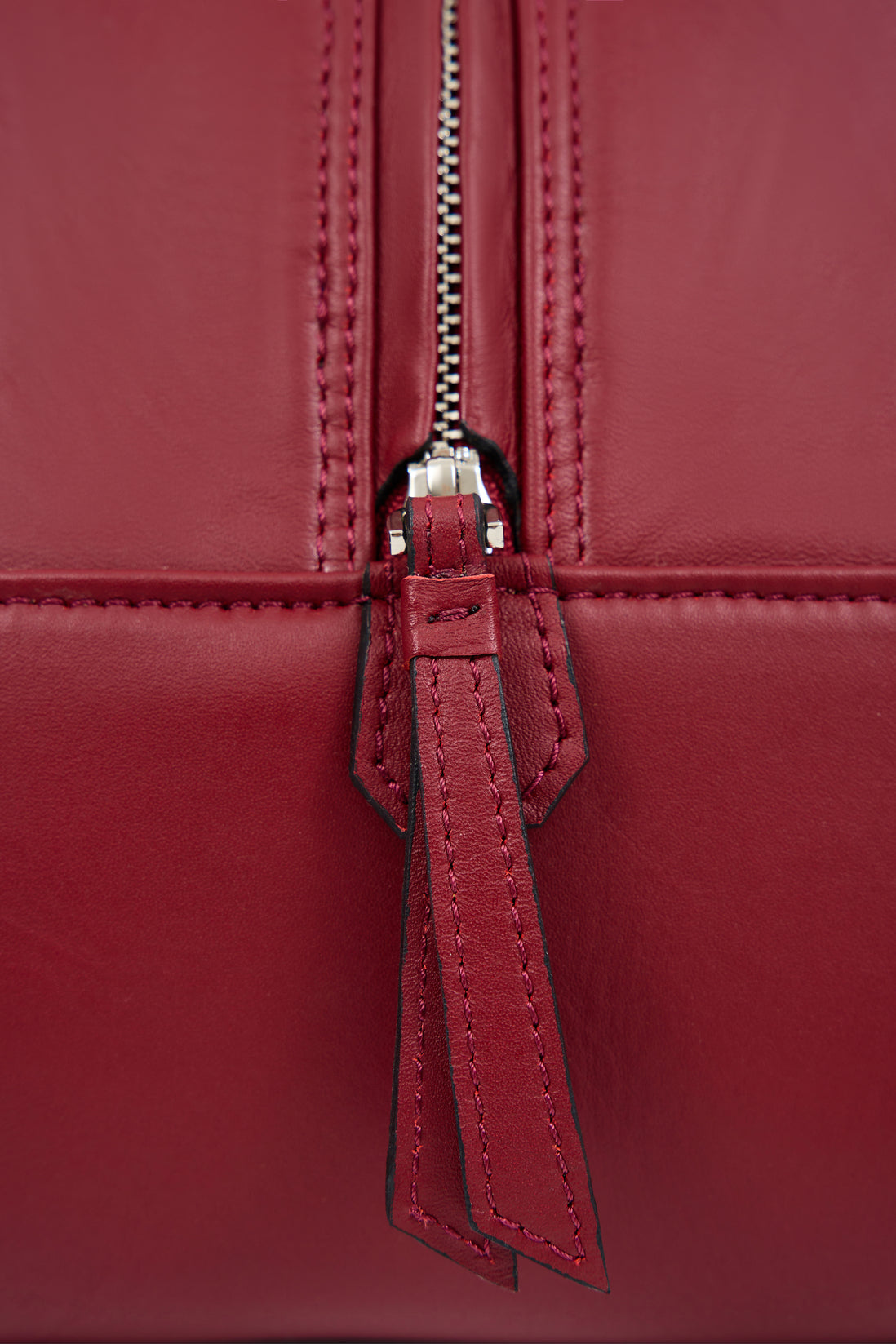 VALENSOLE CHERRY LARGE IN GRAINED LEATHER